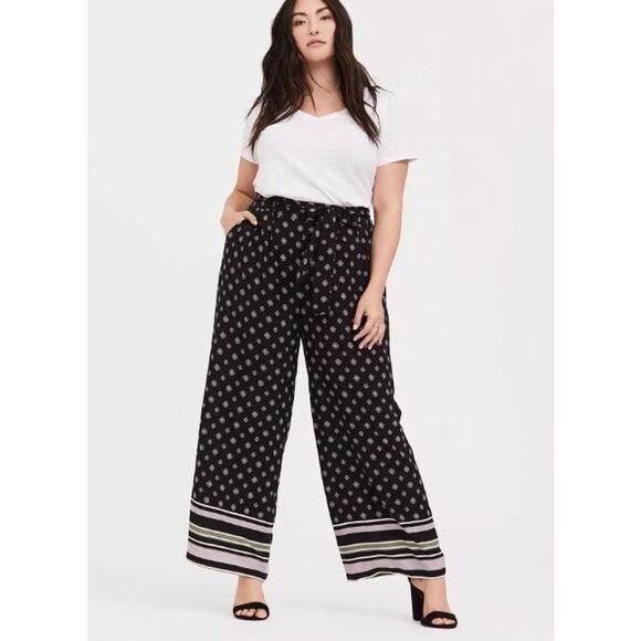 TORRID Women 4 PLUS 4X Pull-On Wide Leg Pants High-Rise Waistband Pant Black NWT - Picture 1 of 4